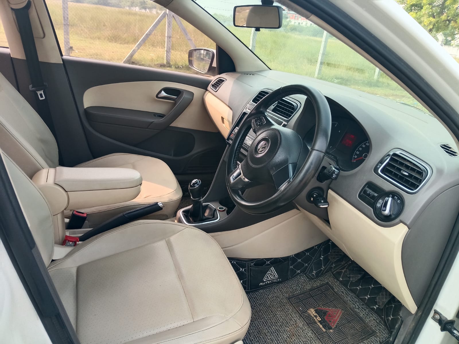 Volkswagen Vento(2012-2014) Highline Diesel